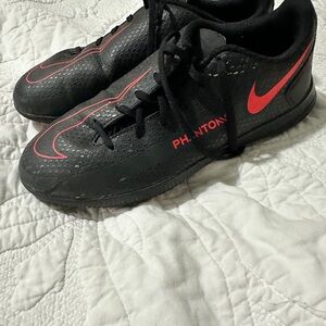 Nike Jr. Phantom GT Academy IC Soccer Shoes